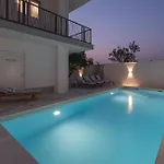 New! 14 Guests Villa, Breakfast & Pool * Dazlina