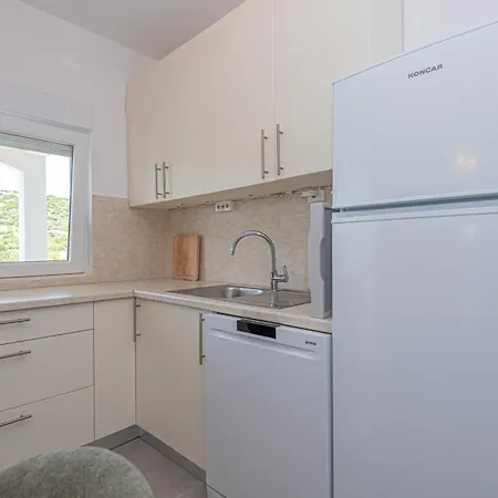 New! 14 Guests Villa, Breakfast & Pool * Dazlina