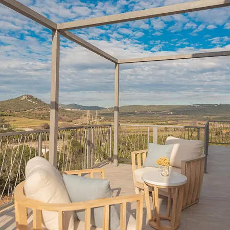 New! 14 Guests Villa, Breakfast & Pool 别墅