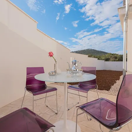 New! 14 Guests Villa, Breakfast & Pool Villa *