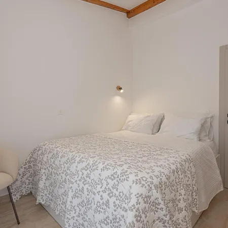New! 14 Guests Villa, Breakfast & Pool