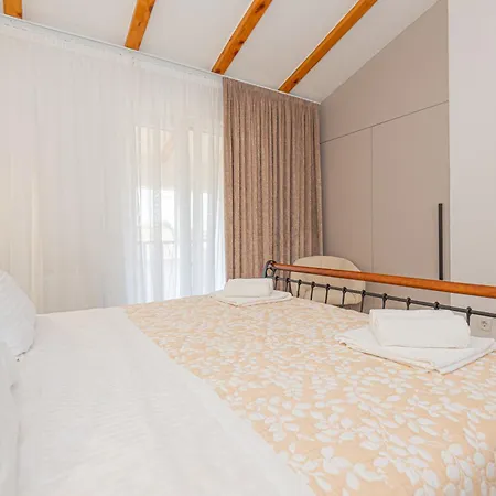 别墅 New! 14 Guests Villa, Breakfast & Pool *
