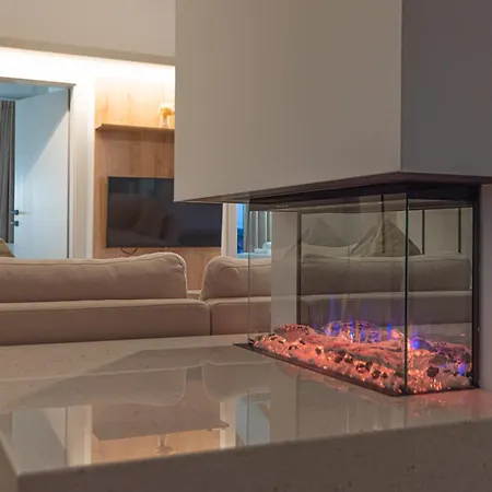 New! 14 Guests Villa, Breakfast & Pool Dazlina