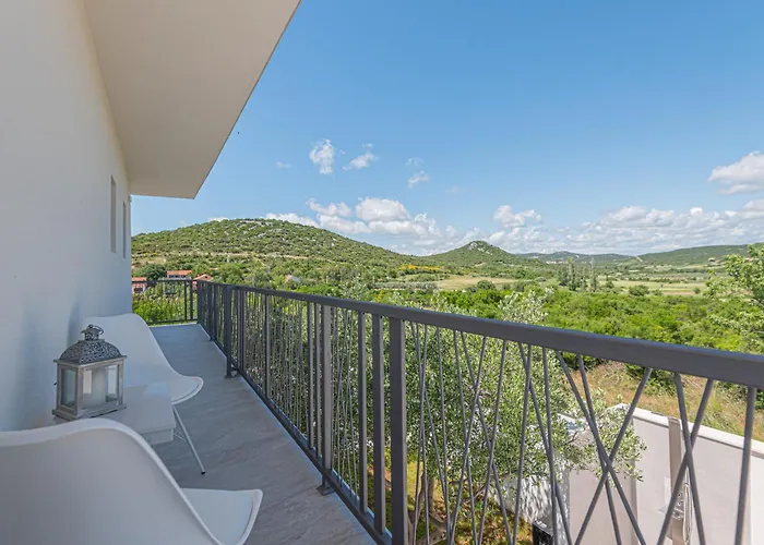 וילה New! 14 Guests Villa, Breakfast & Pool *