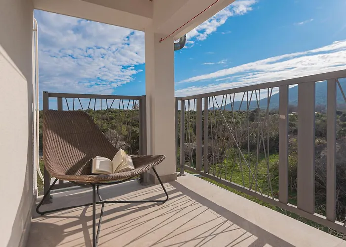 New! 14 Guests Villa, Breakfast & Pool Villa