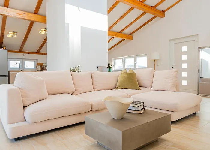 וילה New! 14 Guests Villa, Breakfast & Pool Dazlina