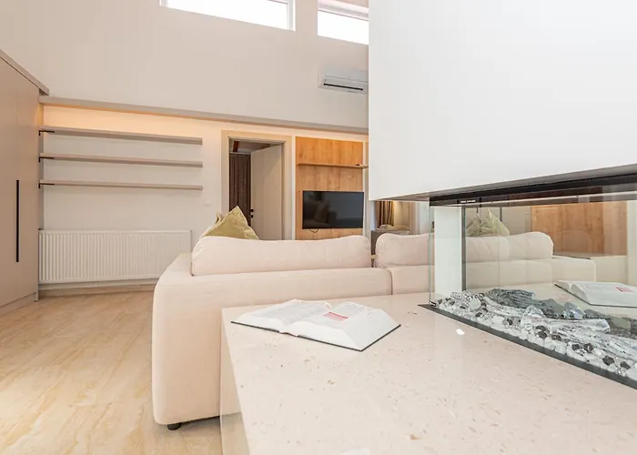 New! 14 Guests Villa, Breakfast & Pool וילה *