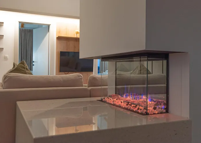 New! 14 Guests Villa, Breakfast & Pool Dazlina