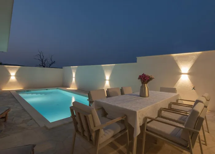 וילה New! 14 Guests Villa, Breakfast & Pool *